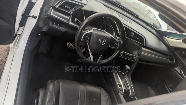 Honda Civic Touring Sedan 2019 White