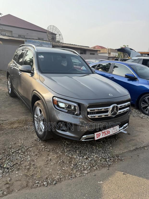 Mercedes-Benz GLB-Class GLB 250 4MATIC 2022 Gray