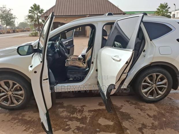 Honda CR-V 2022 White