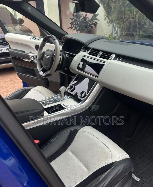 Land Rover Range Rover Sport SVR 2019 Blue