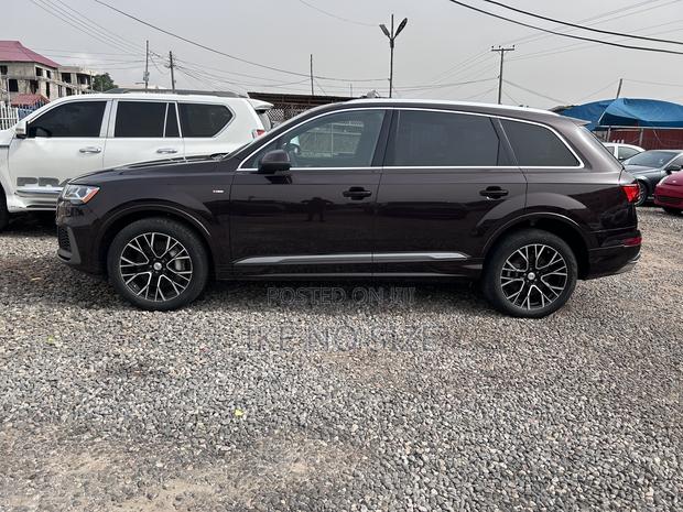 Audi Q7 2022 Brown