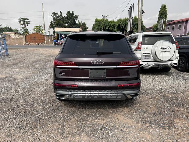 Audi Q7 2022 Brown