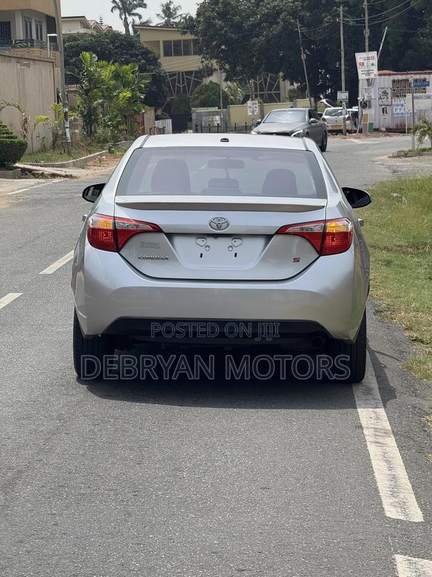Toyota Corolla S Plus 4dr Sedan (1.8L 4cyl CVT) 2015 Silver