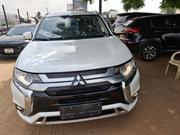 New Mitsubishi Outlander 2022 White for sale