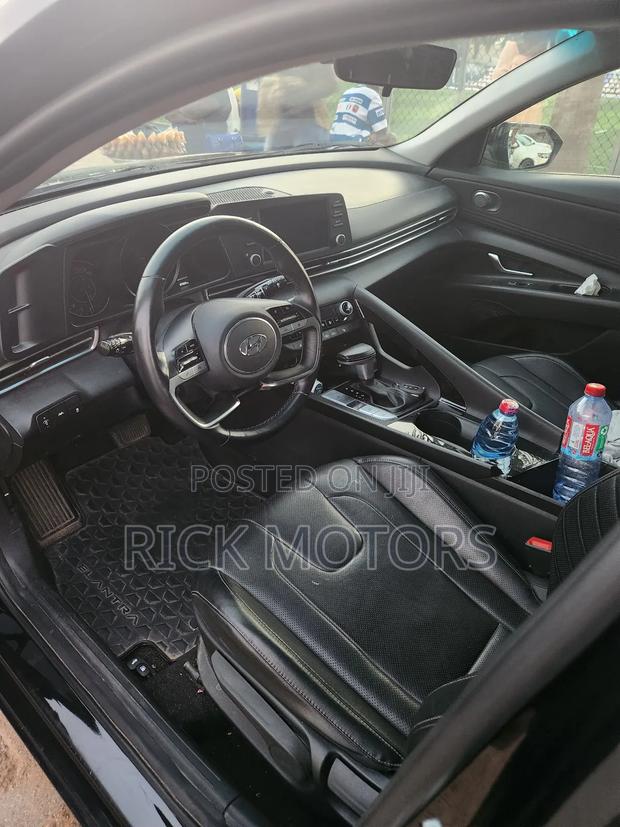Hyundai Elantra Limited 2021 Black