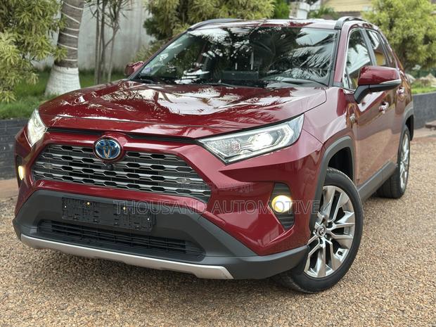 Toyota RAV4 2021 Red