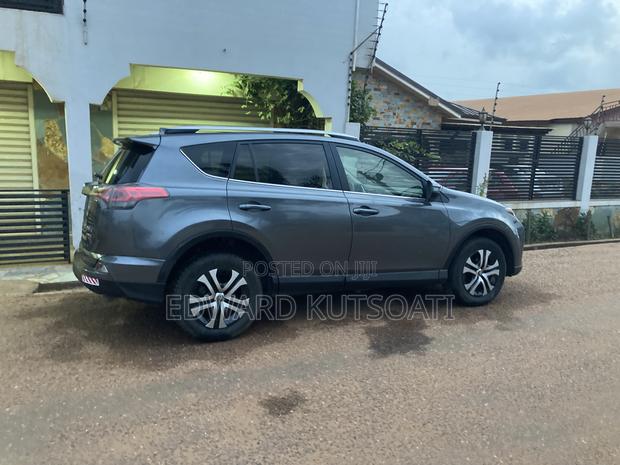 Toyota RAV4 LE AWD (2.5L 4cyl 6A) 2016 Gray