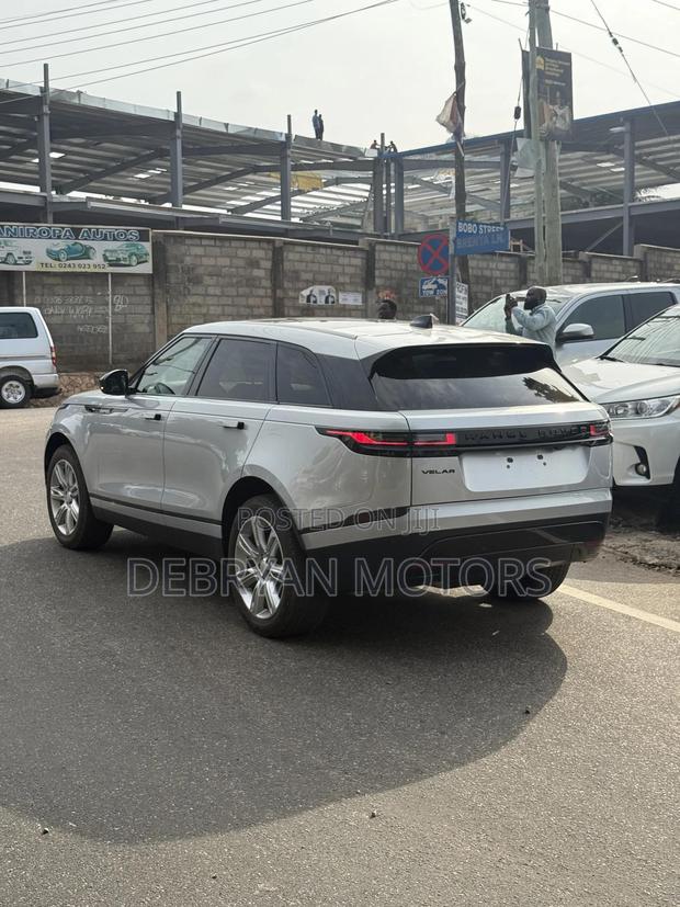 Land Rover Range Rover Velar 2025 Silver
