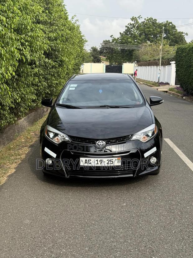 Toyota Corolla S w/Special Edition Pkg (1.8L 4cyl CVT) 2016 Black