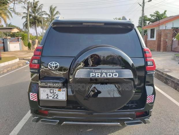 Toyota Land Cruiser Prado 2013 Gray