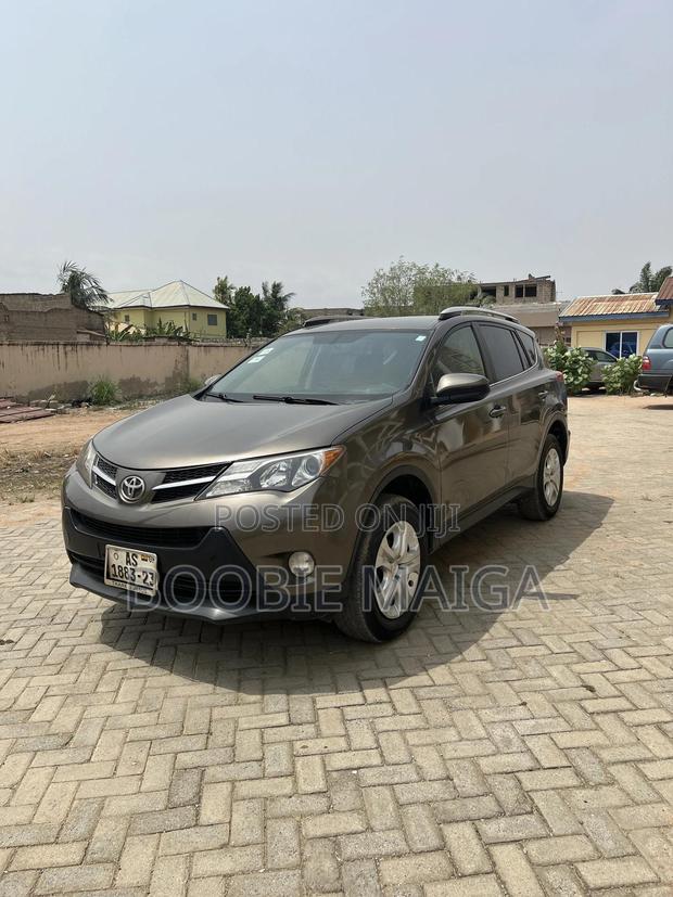 Toyota RAV4 Limited 4dr SUV AWD (2.5L 4cyl 6A) 2015 Gray