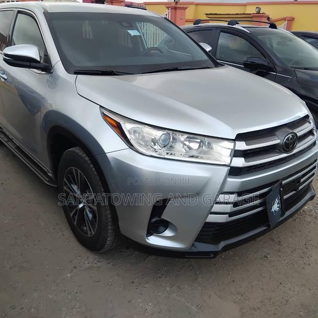 Toyota Highlander Limited 2019 Silver