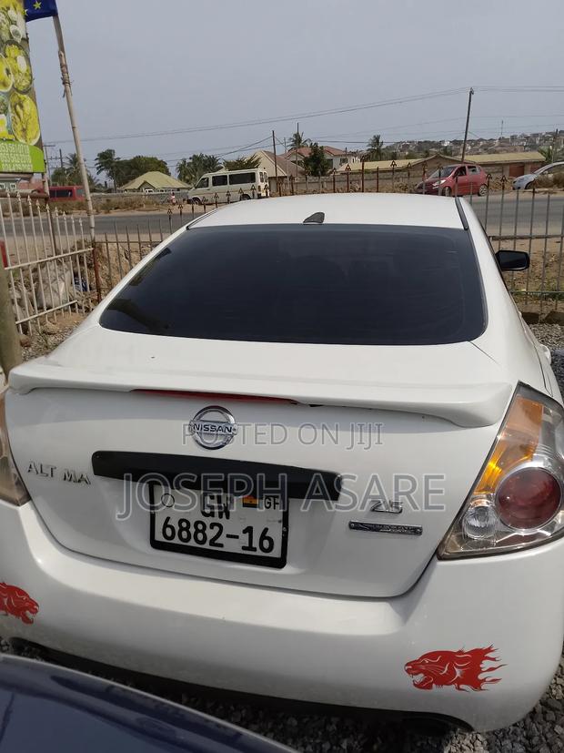 Nissan Altima 2018 White