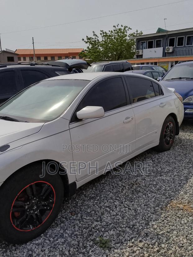 Nissan Altima 2018 White