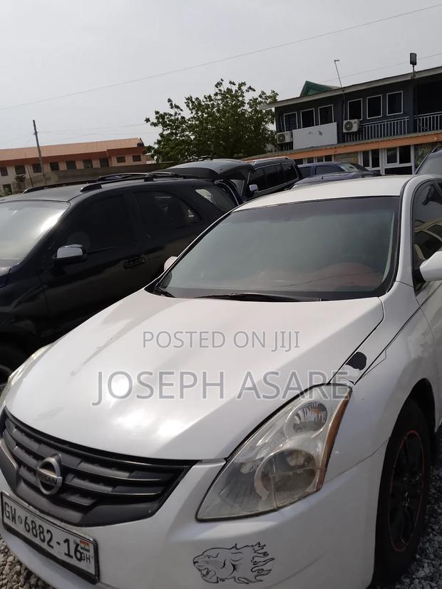 Nissan Altima 2018 White