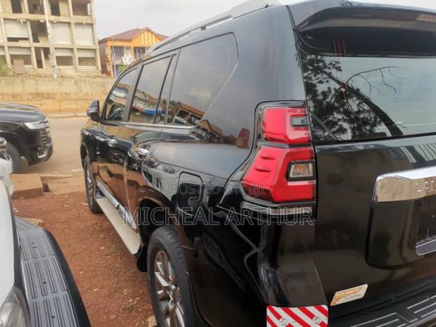 Toyota Land Cruiser Prado 2021 Black
