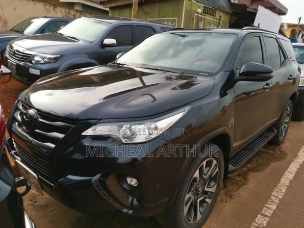 Toyota Fortuner 2018 Black