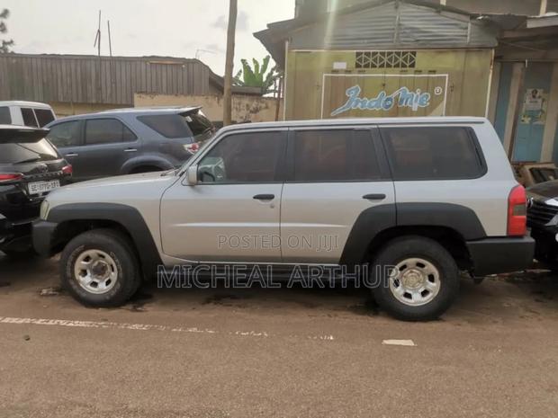 Nissan Patrol 2010 Gray