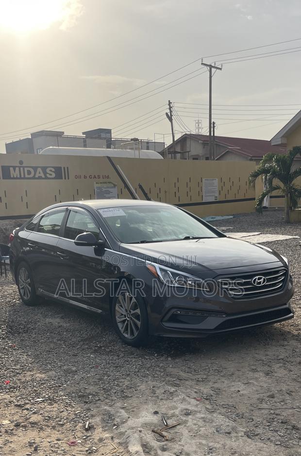 Hyundai Sonata Sport 2.0T Sedan FWD (2.0L 4cyl 6A) 2017