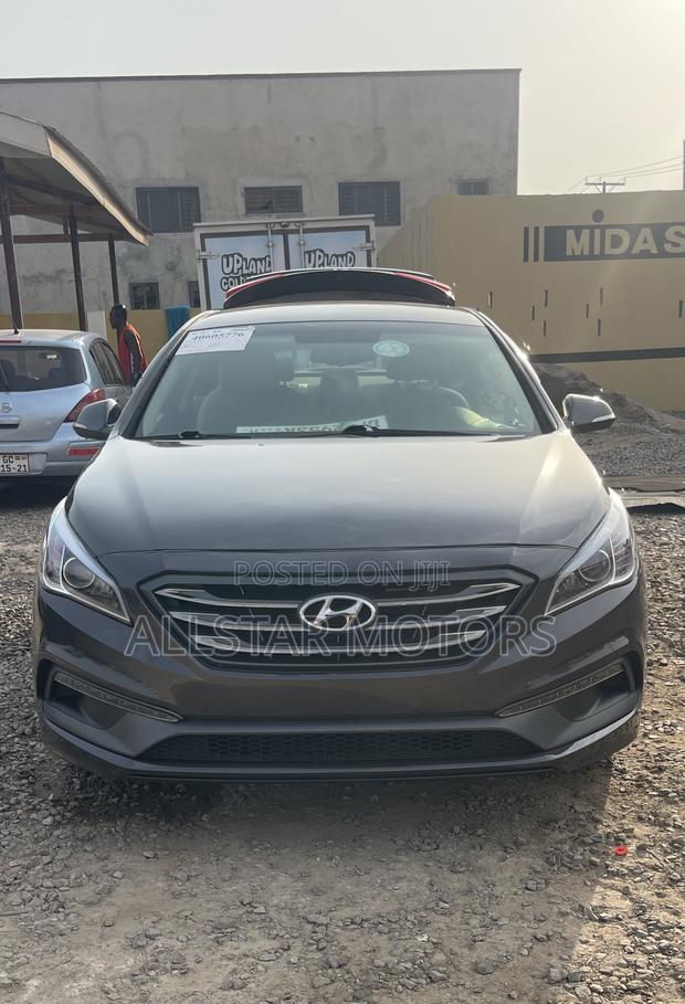 Hyundai Sonata Sport 2.0T Sedan FWD (2.0L 4cyl 6A) 2017