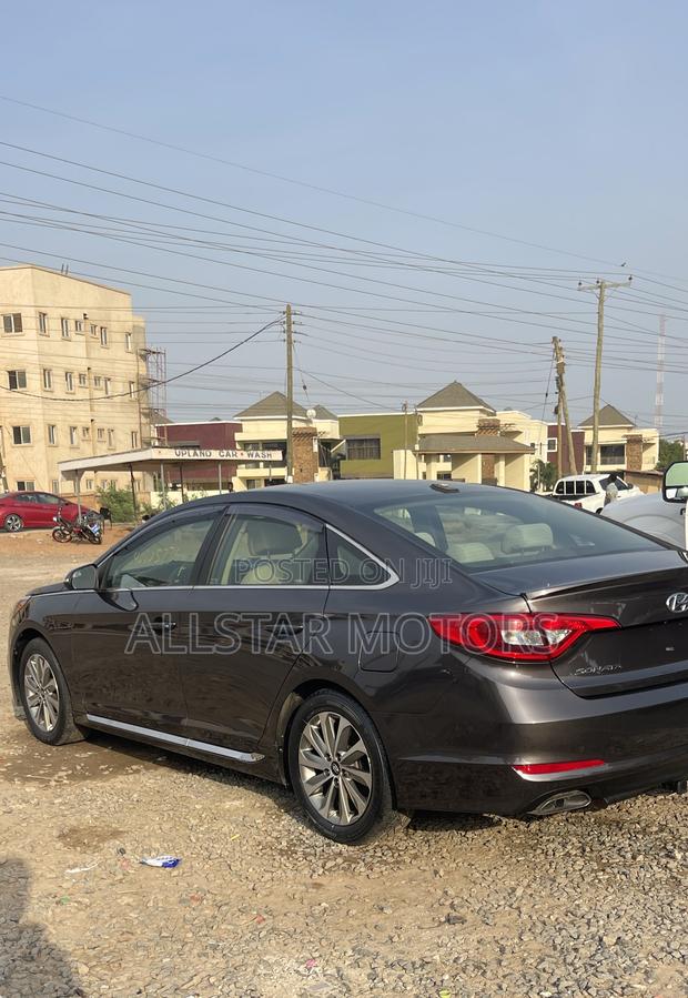 Hyundai Sonata Sport 2.0T Sedan FWD (2.0L 4cyl 6A) 2017