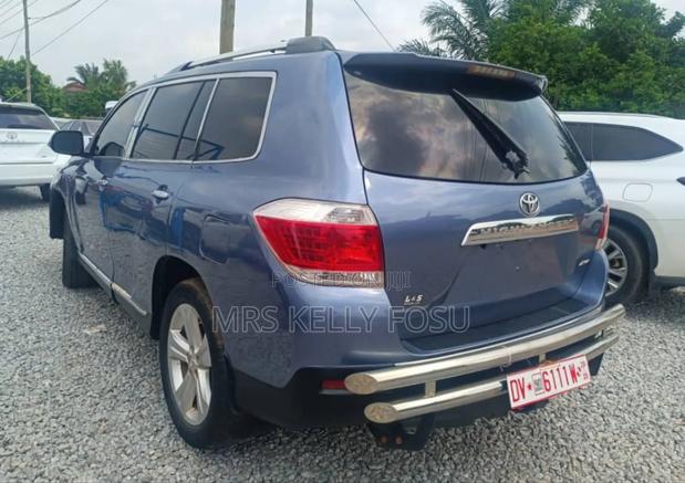 Toyota Highlander 2013 Blue