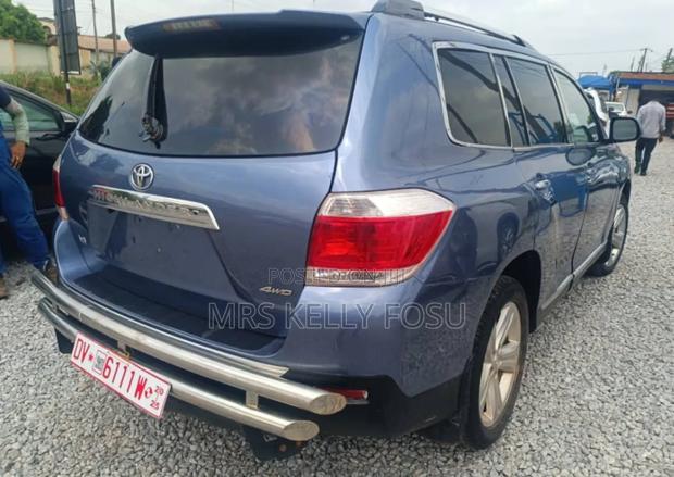 Toyota Highlander 2013 Blue