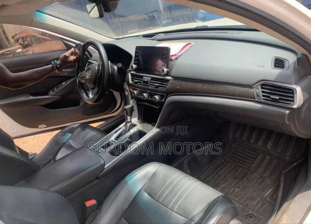 Honda Accord Touring 2018 White