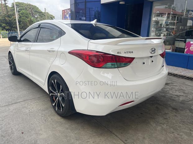 Hyundai Elantra 2013 White