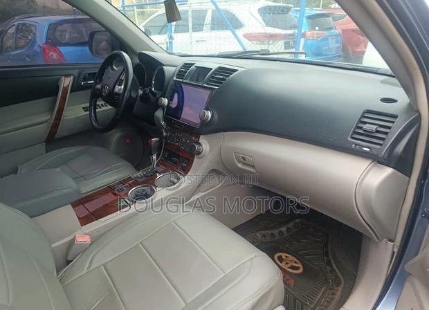 Toyota Highlander 2013 Blue