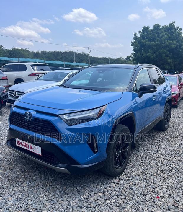 Toyota RAV4 2022 Blue