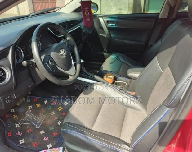 Toyota Corolla SE 4dr Sedan (1.8L 4cyl CVT) 2017 Red