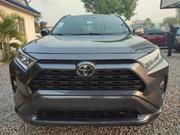 Toyota RAV4 XLE AWD 2020 Gray for sale