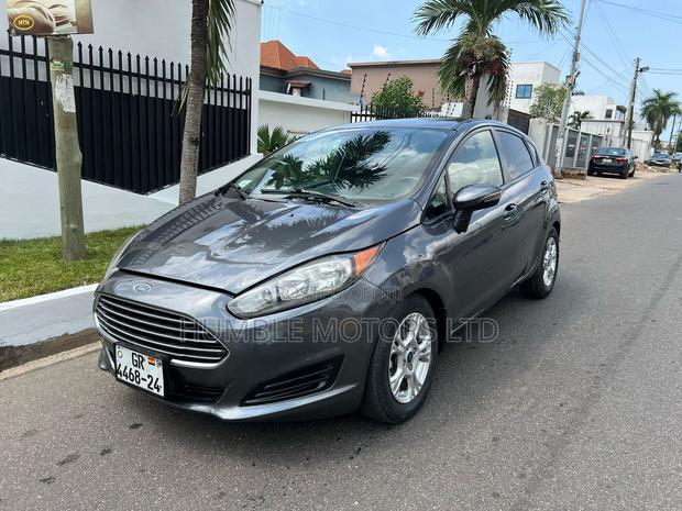 Ford Fiesta 2015 Gray