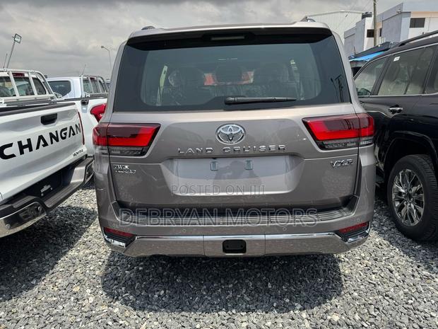 New Toyota Land Cruiser 2024 Silver