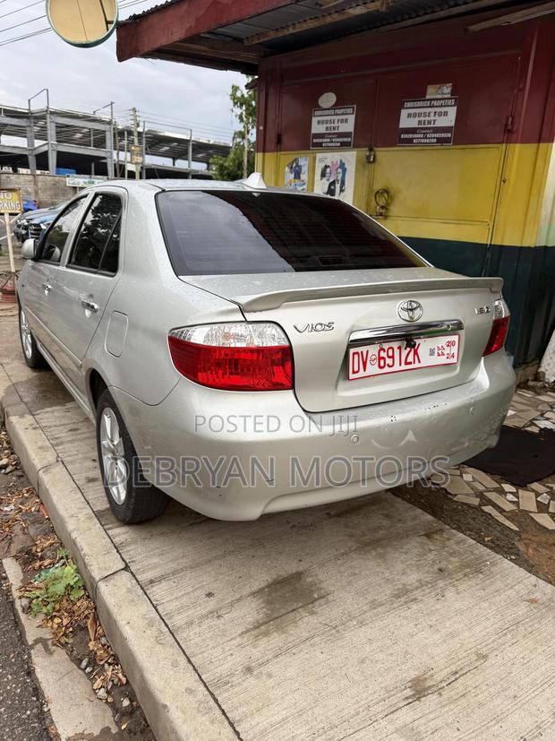 Toyota Vios 2010 Silver