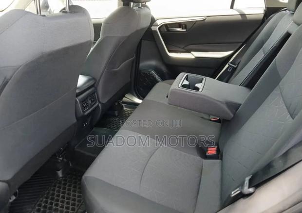 Toyota RAV4 XLE AWD 2020 Gray
