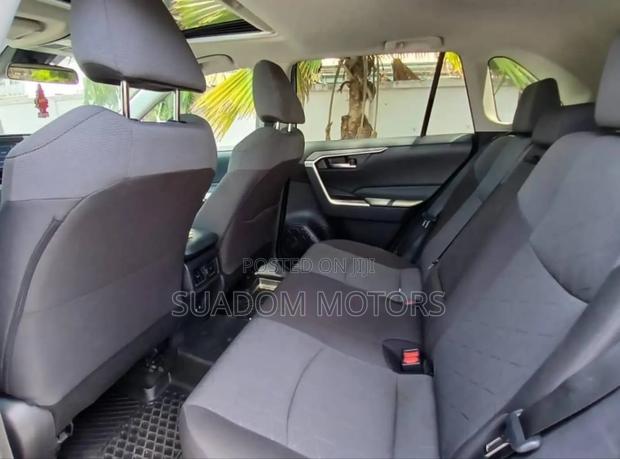 Toyota RAV4 XLE AWD 2020 Gray
