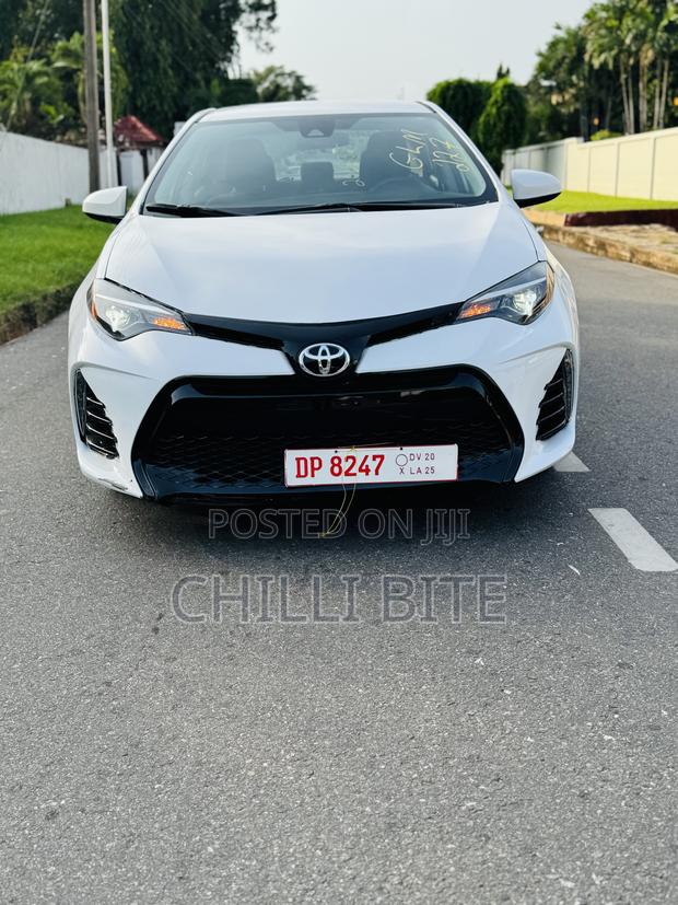 Toyota Corolla LE Eco (1.8L 4cyl 2A) 2018 White