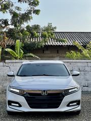 Honda Accord Touring 2018 White for sale