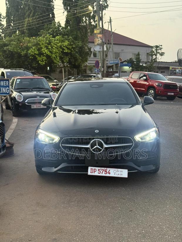Mercedes-Benz C300 2024 Black