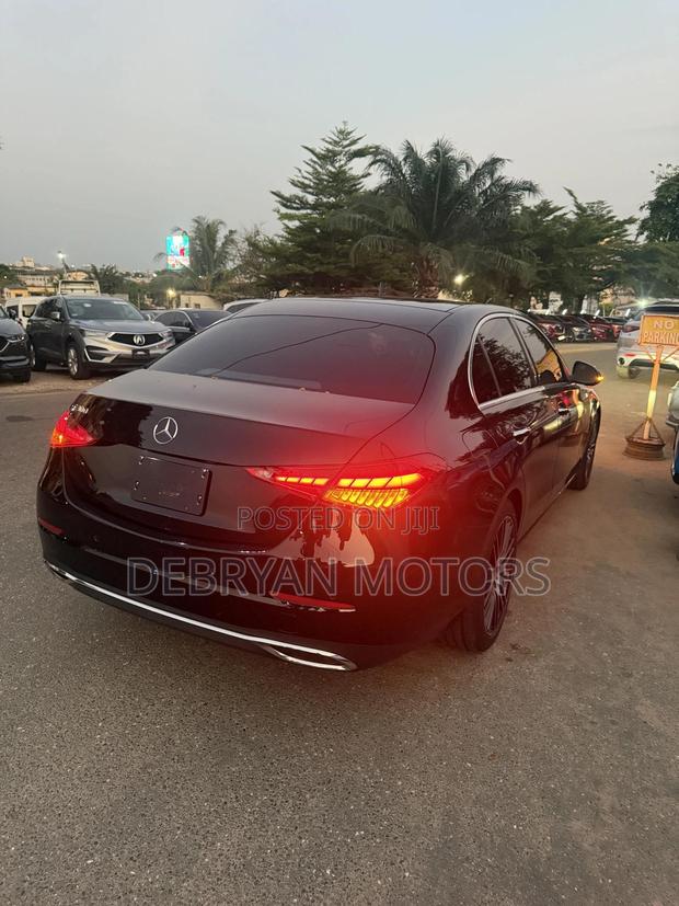 Mercedes-Benz C300 2024 Black