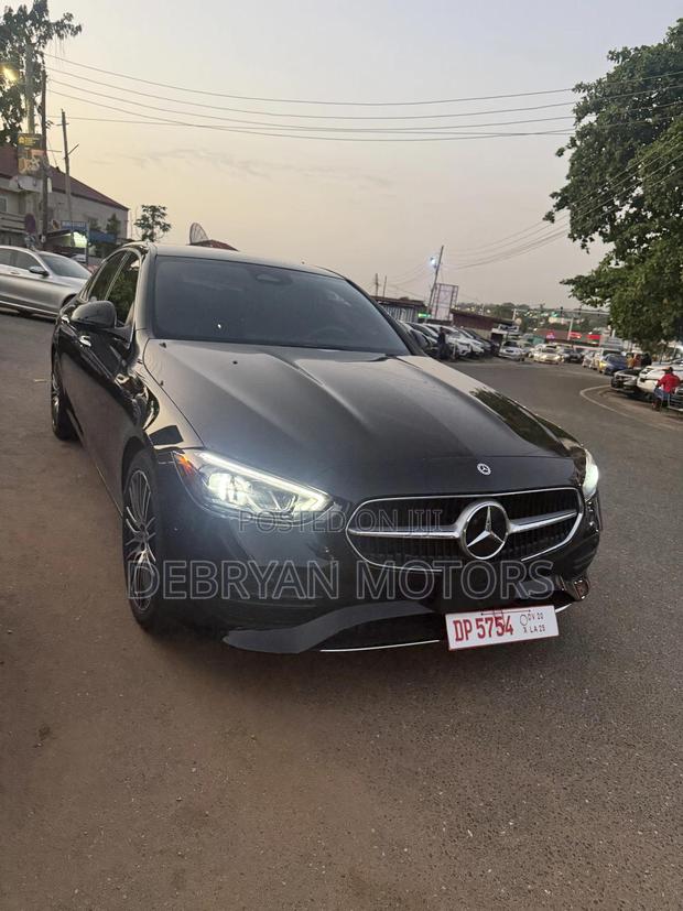 Mercedes-Benz C300 2024 Black