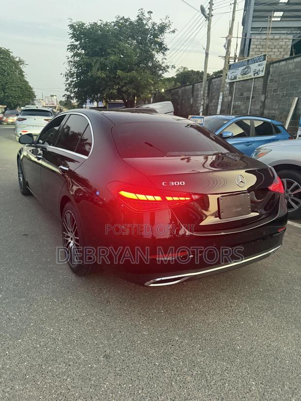 Mercedes-Benz C300 2024 Black
