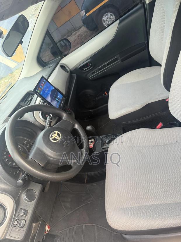 Toyota Vitz 1.0 FWD 3dr 2012 White