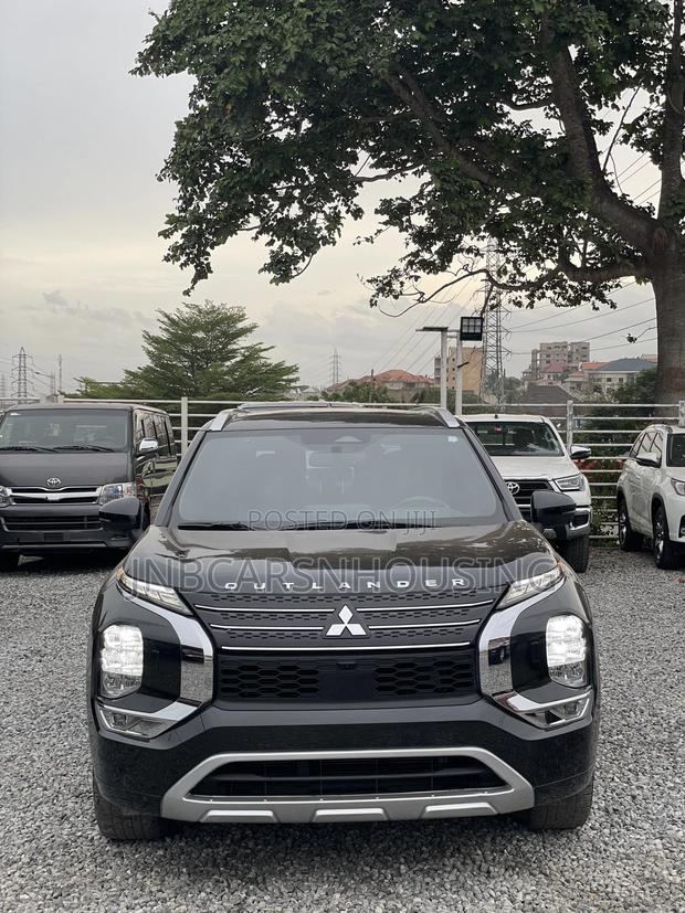 Mitsubishi Outlander SEL Launch Edition 2022 Black