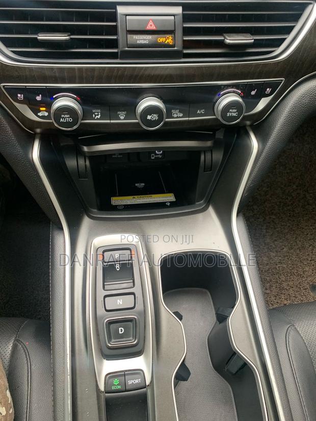 Honda Accord Touring 2.0T 2020 Black