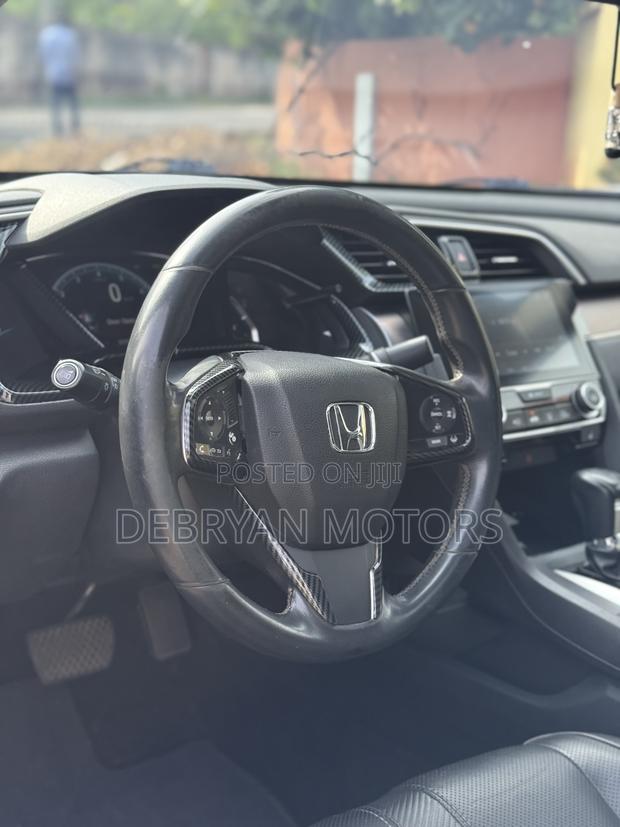 Honda Civic Touring 4dr Sedan (1.5L 4cyl) 2016 White