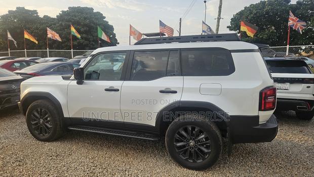 Toyota Land Cruiser 2024 White