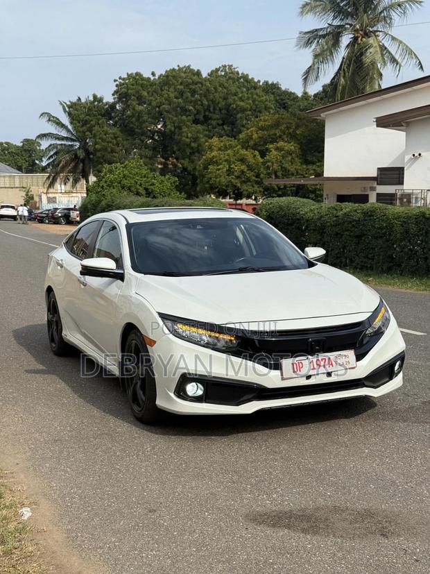 Honda Civic Touring 4dr Sedan (1.5L 4cyl) 2016 White